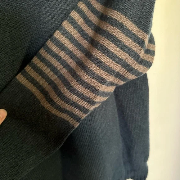 Patagonia Sweater - Picture 7 of 10